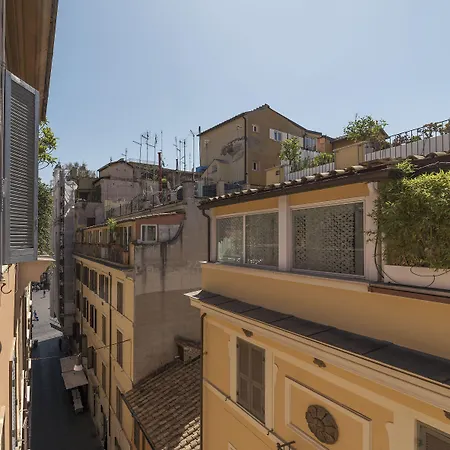 Апартаменты Piazza Di Spagna Stylish Flat